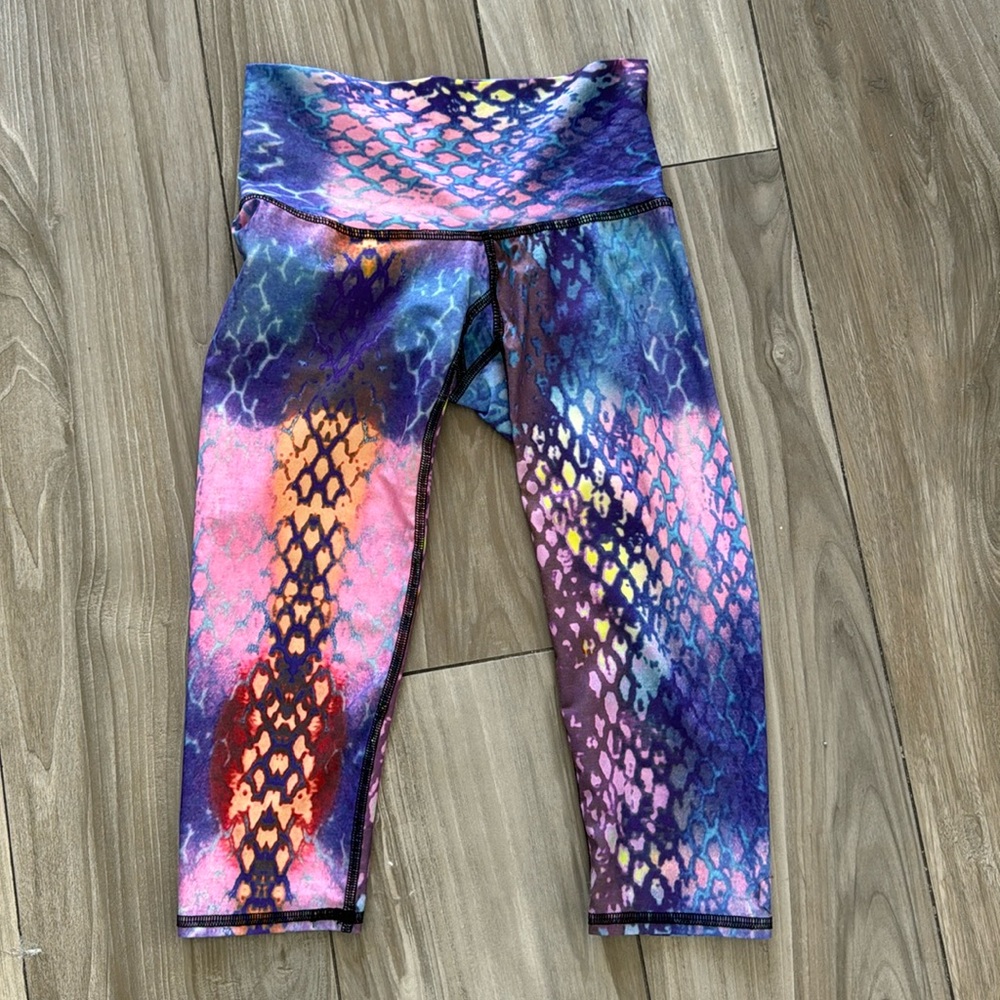 Teeki XS capri leggings snake rainbow print blue pink